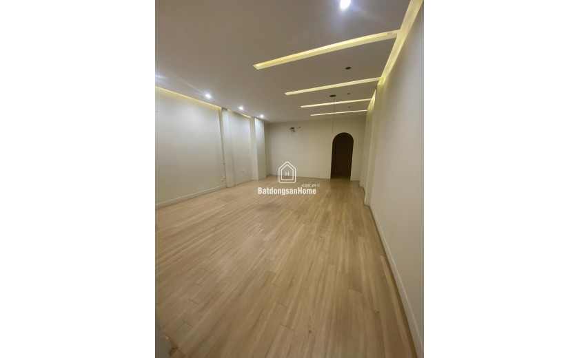 Cho thuê LÀ BIA, SPA, KD SẠCH MBKD Phố Trung Kính, Cầu Giấy 4 tầng, 140m2, 62 Triệu